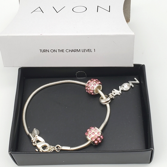Avon Turn On The Charm - Level 1 Charm Bracelet. - Picture 5 of 6